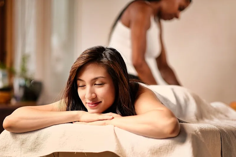 Massage is Relax Thérapie